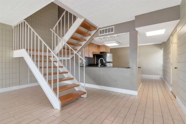 2424 W TAMPA BAY BOULEVARD 204, Tampa, FL 33607