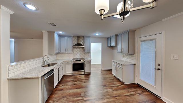 1432 Keith Court, Burleson, TX 76028