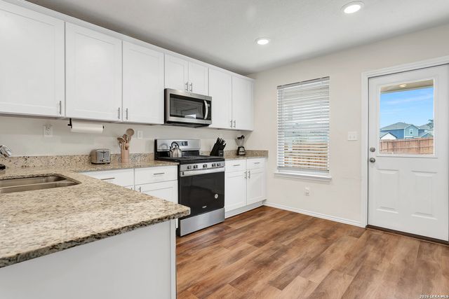 7360 Yucca Pl, San Antonio, TX 78253