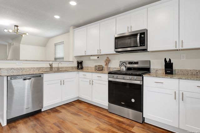 7360 Yucca Pl, San Antonio, TX 78253