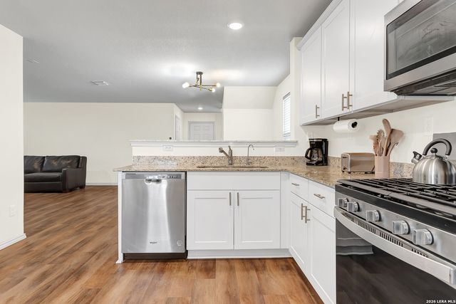 7360 Yucca Pl, San Antonio, TX 78253