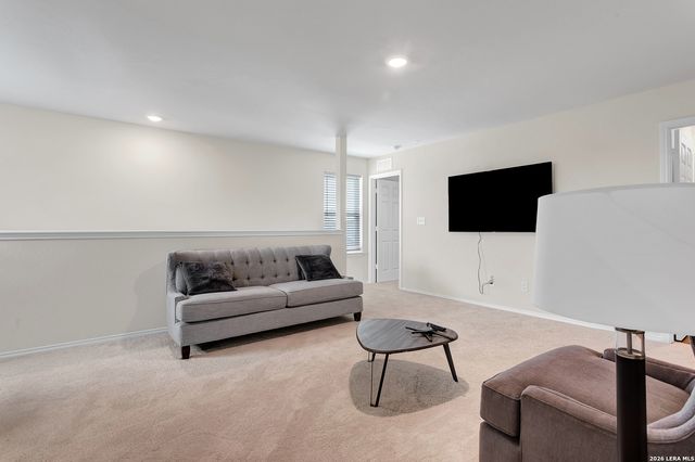 7360 Yucca Pl, San Antonio, TX 78253