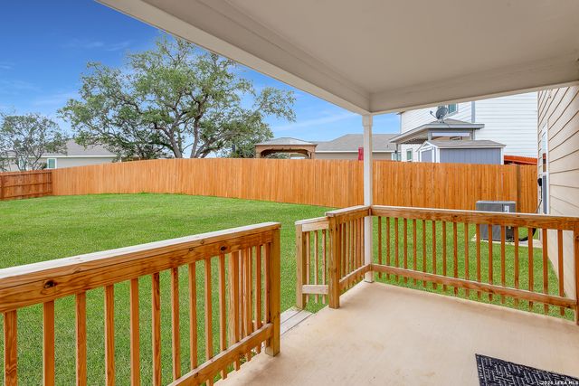 7360 Yucca Pl, San Antonio, TX 78253