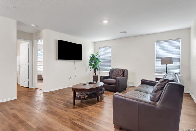 7360 Yucca Pl, San Antonio, TX 78253