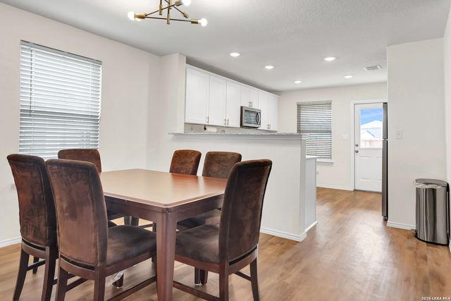 7360 Yucca Pl, San Antonio, TX 78253