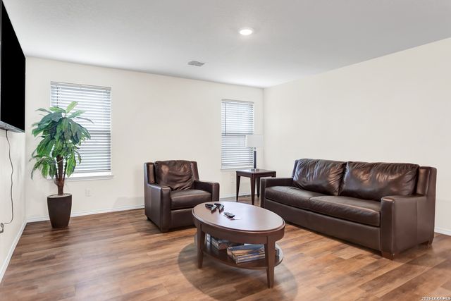 7360 Yucca Pl, San Antonio, TX 78253