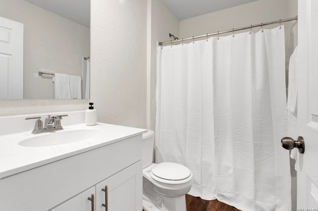 7360 Yucca Pl, San Antonio, TX 78253