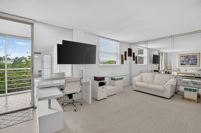 6461 NW 2nd Avenue 515, Boca Raton, FL 33487