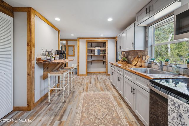 4193 SE 8TH Avenue, Melrose, FL 32666