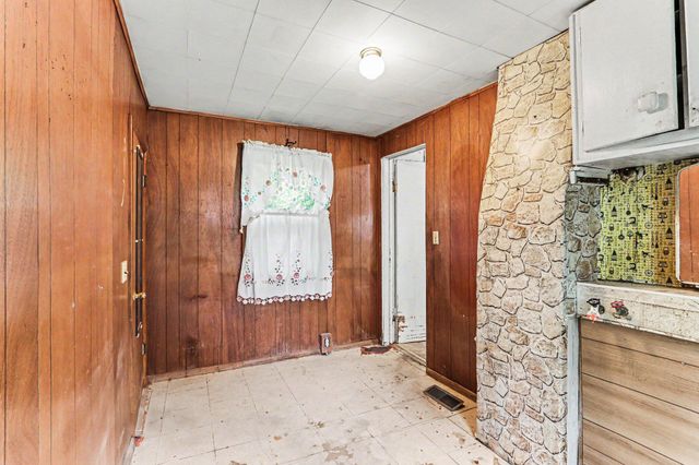 307 E State Street, Vicksburg, MI 49097
