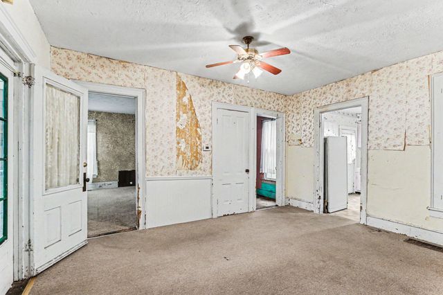 307 E State Street, Vicksburg, MI 49097