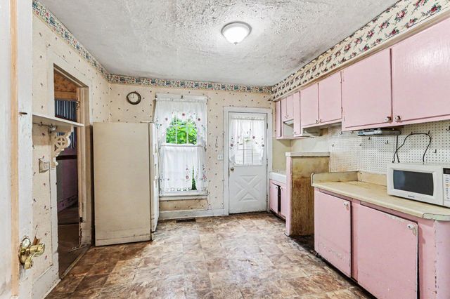 307 E State Street, Vicksburg, MI 49097