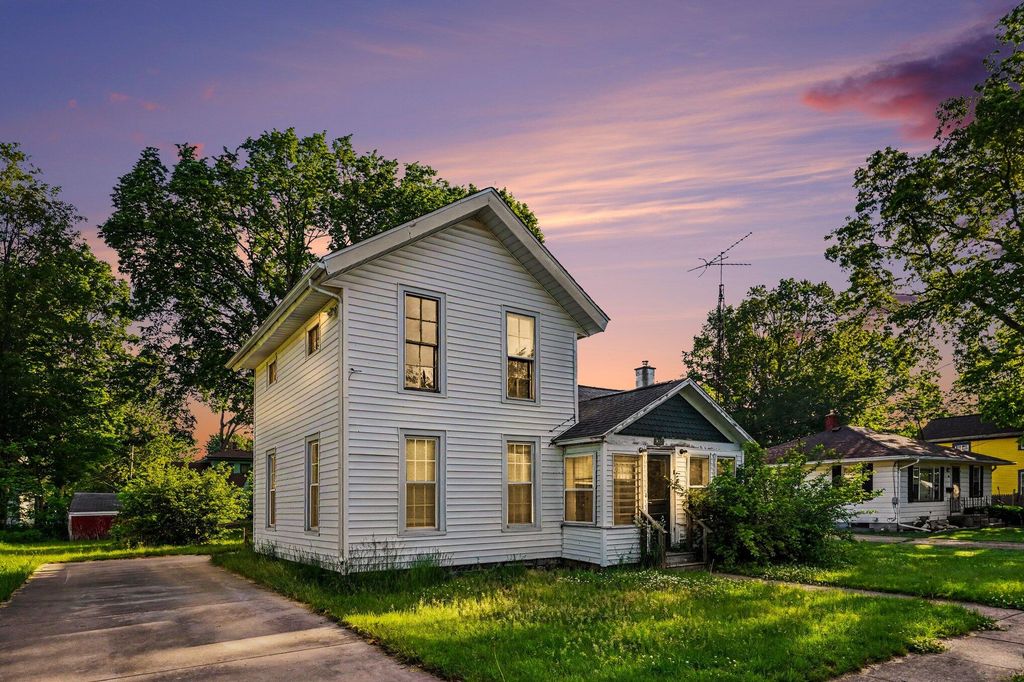 307 E State Street, Vicksburg, MI 49097