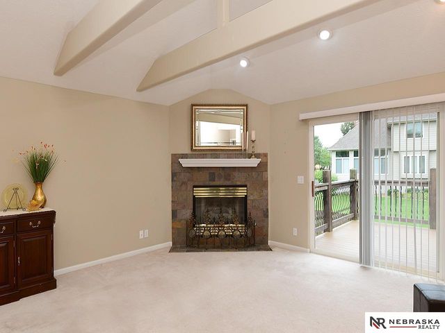701 Manor Plaza, Papillion, NE 68046