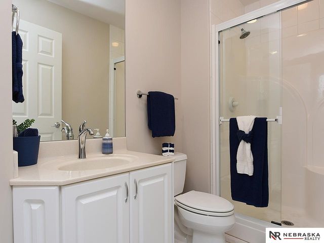 701 Manor Plaza, Papillion, NE 68046