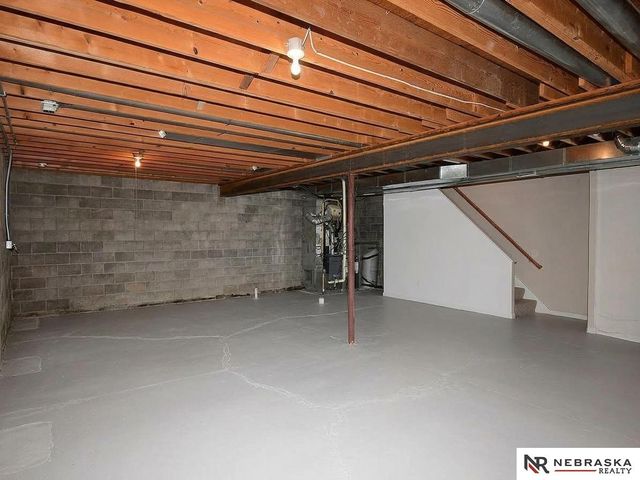 701 Manor Plaza, Papillion, NE 68046