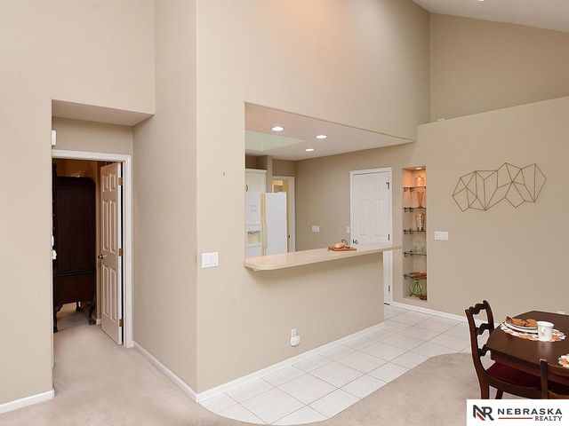 701 Manor Plaza, Papillion, NE 68046