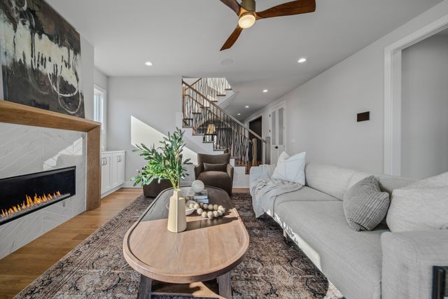 1405 Ashwood Ave, Nashville, TN 37212