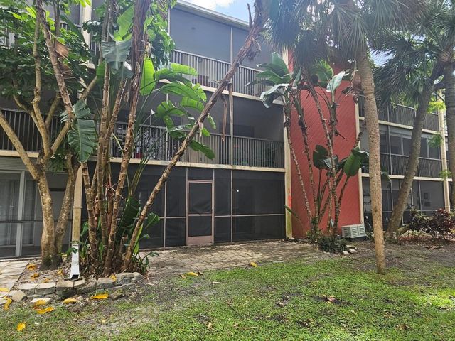 2214 S Cypress Bend Drive 105, Pompano Beach, FL 33069