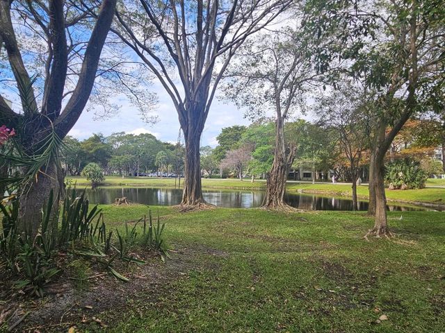 2214 S Cypress Bend Drive 105, Pompano Beach, FL 33069