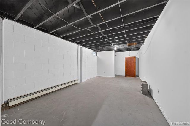 200 W 13 Mile Road, Royal Oak, MI 48073