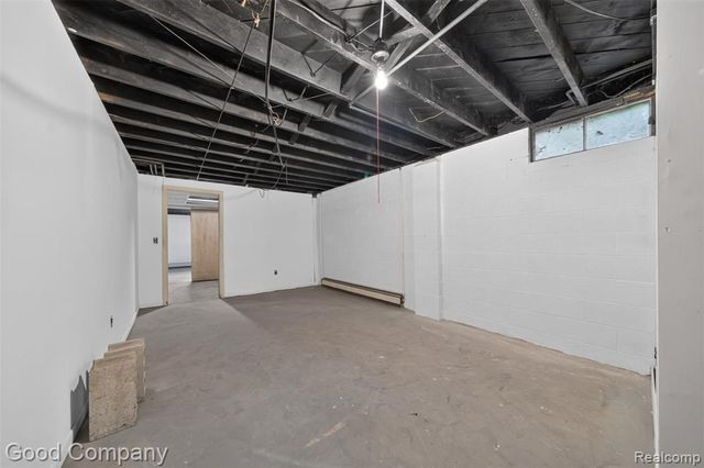 200 W 13 Mile Road, Royal Oak, MI 48073