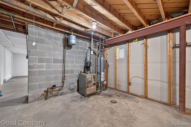 200 W 13 Mile Road, Royal Oak, MI 48073