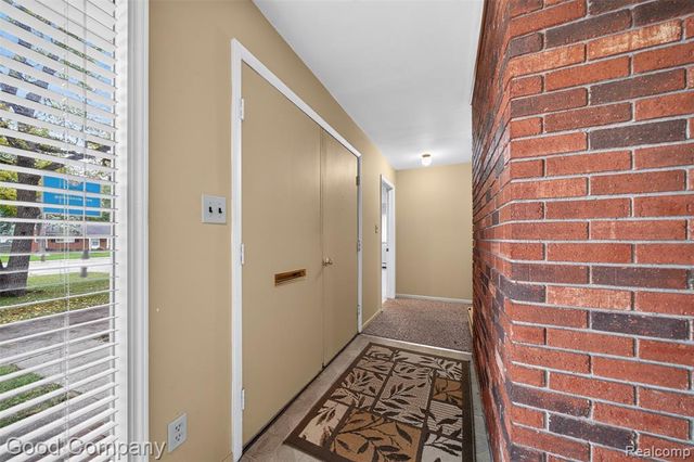 200 W 13 Mile Road, Royal Oak, MI 48073