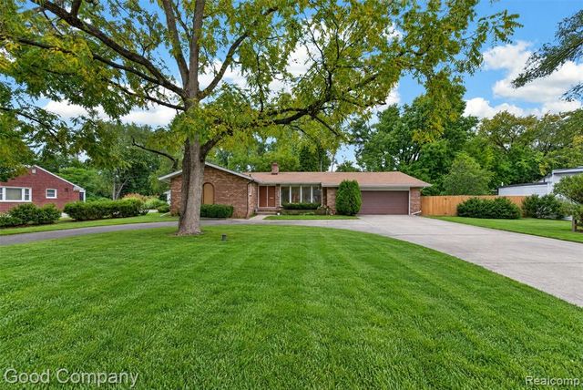 200 W 13 Mile Road, Royal Oak, MI 48073