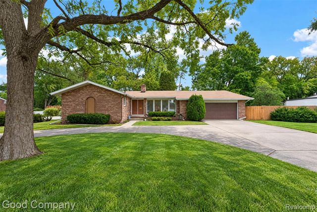 200 W 13 Mile Road, Royal Oak, MI 48073