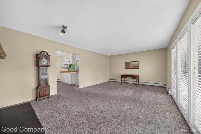 200 W 13 Mile Road, Royal Oak, MI 48073