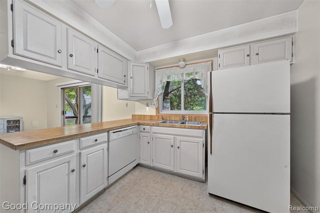 200 W 13 Mile Road, Royal Oak, MI 48073