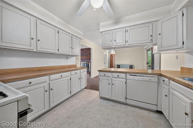 200 W 13 Mile Road, Royal Oak, MI 48073