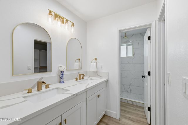 704 E MESQUITE Avenue, Gilbert, AZ 85296