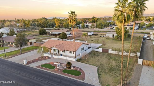 704 E MESQUITE Avenue, Gilbert, AZ 85296