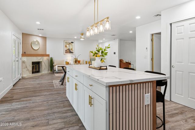 704 E MESQUITE Avenue, Gilbert, AZ 85296