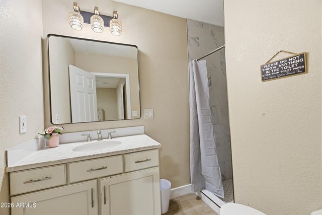 704 E MESQUITE Avenue, Gilbert, AZ 85296