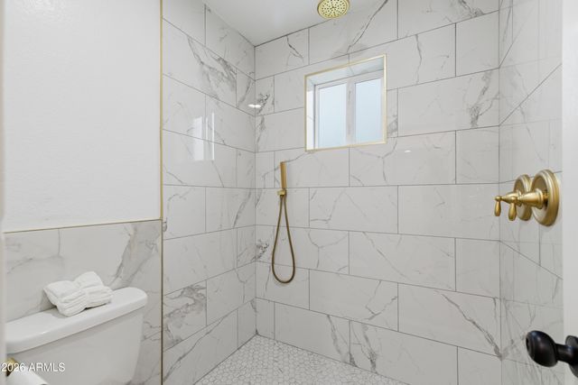 704 E MESQUITE Avenue, Gilbert, AZ 85296