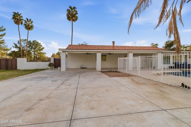 704 E MESQUITE Avenue, Gilbert, AZ 85296