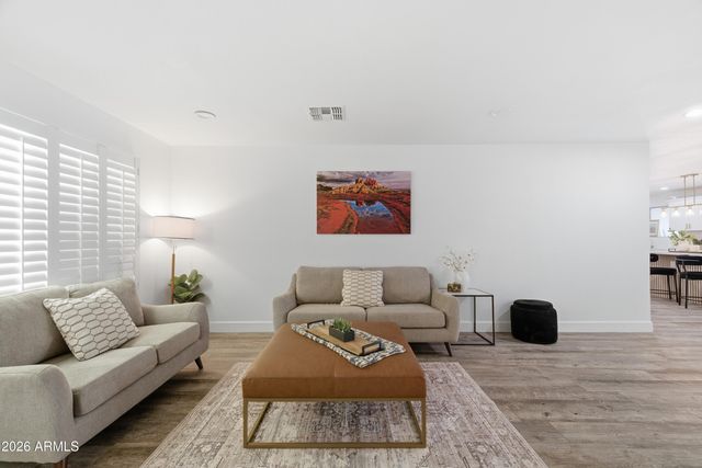 704 E MESQUITE Avenue, Gilbert, AZ 85296