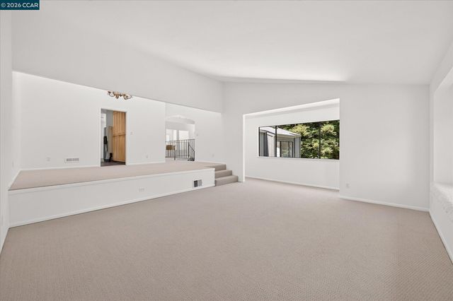 53 Sleepy Hollow Ln, Orinda, CA 94563