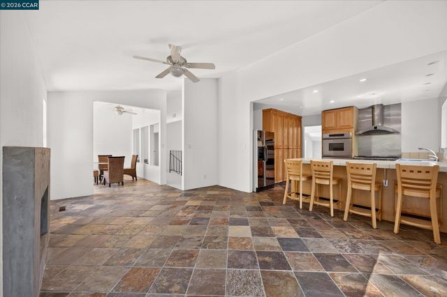 53 Sleepy Hollow Ln, Orinda, CA 94563