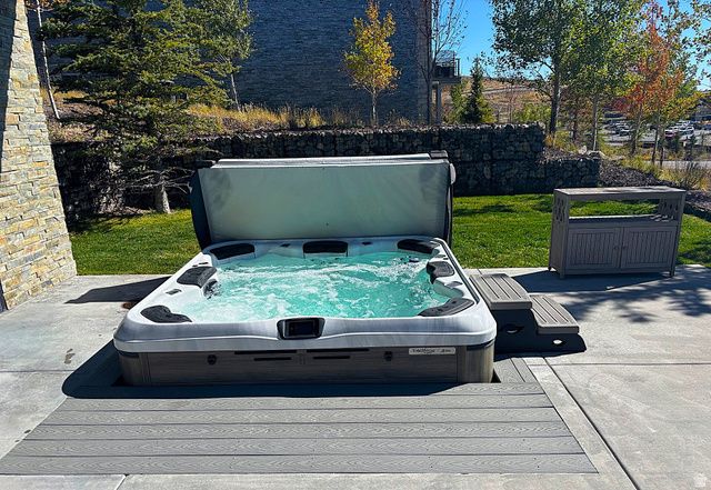 6423 GOLDEN BEAR LOOP, Snyderville, UT 84098