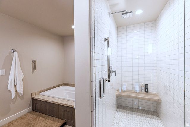 6423 GOLDEN BEAR LOOP, Snyderville, UT 84098