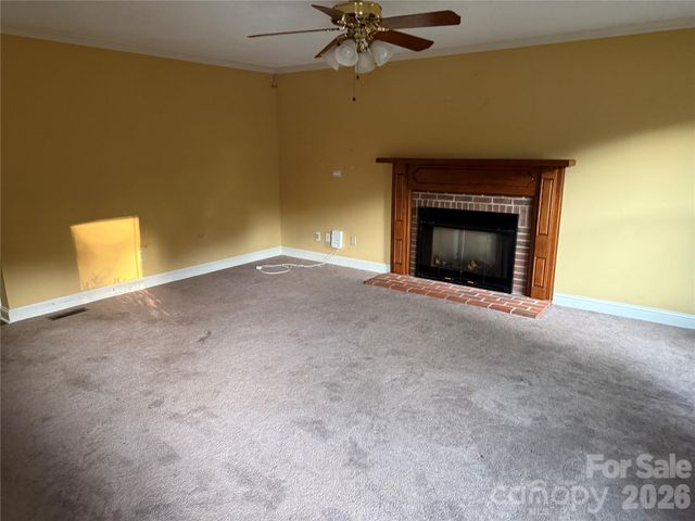 2960 8th Street Court NE, Hickory, NC 28601