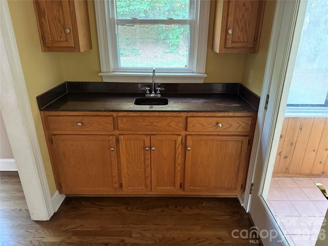 2960 8th Street Court NE, Hickory, NC 28601