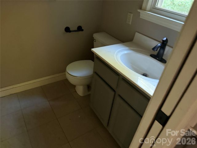 2960 8th Street Court NE, Hickory, NC 28601