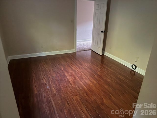 2960 8th Street Court NE, Hickory, NC 28601