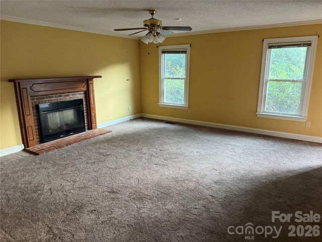 2960 8th Street Court NE, Hickory, NC 28601