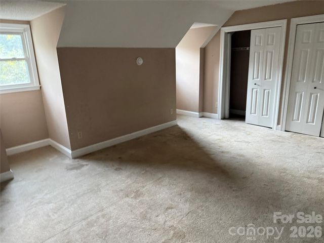 2960 8th Street Court NE, Hickory, NC 28601